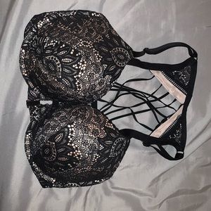 ✨Brand New Victoria’s Secret Strappy Push Up Bra ✨